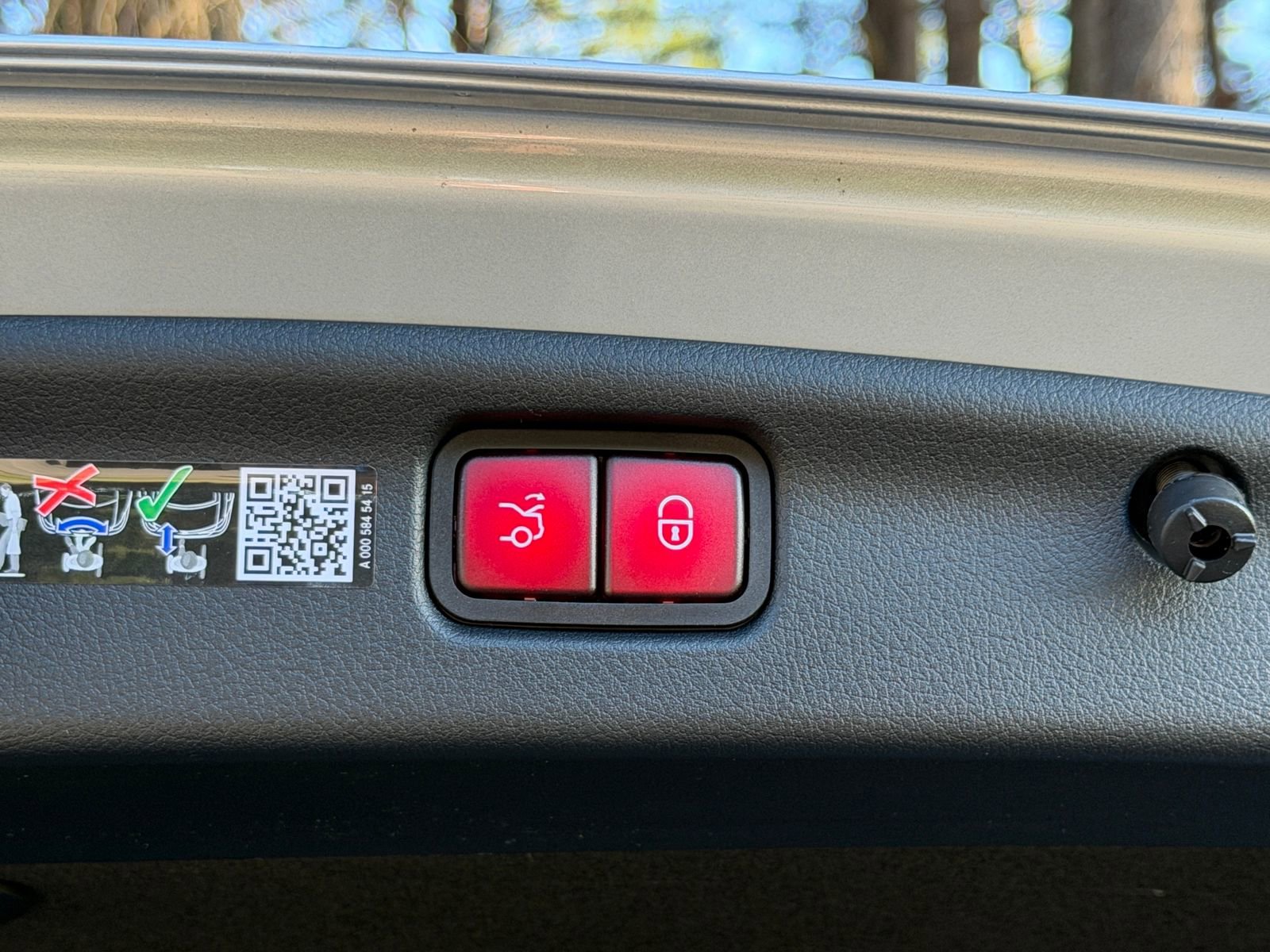 New 2026 Mercedes-Benz C 300 Sedan image 16