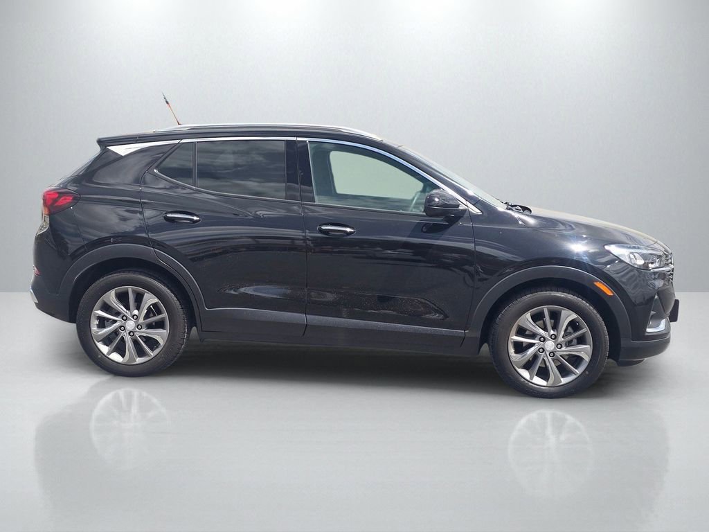 Used 2023 Buick Encore GX Essence w/ Experience Buick Package FWD image 4