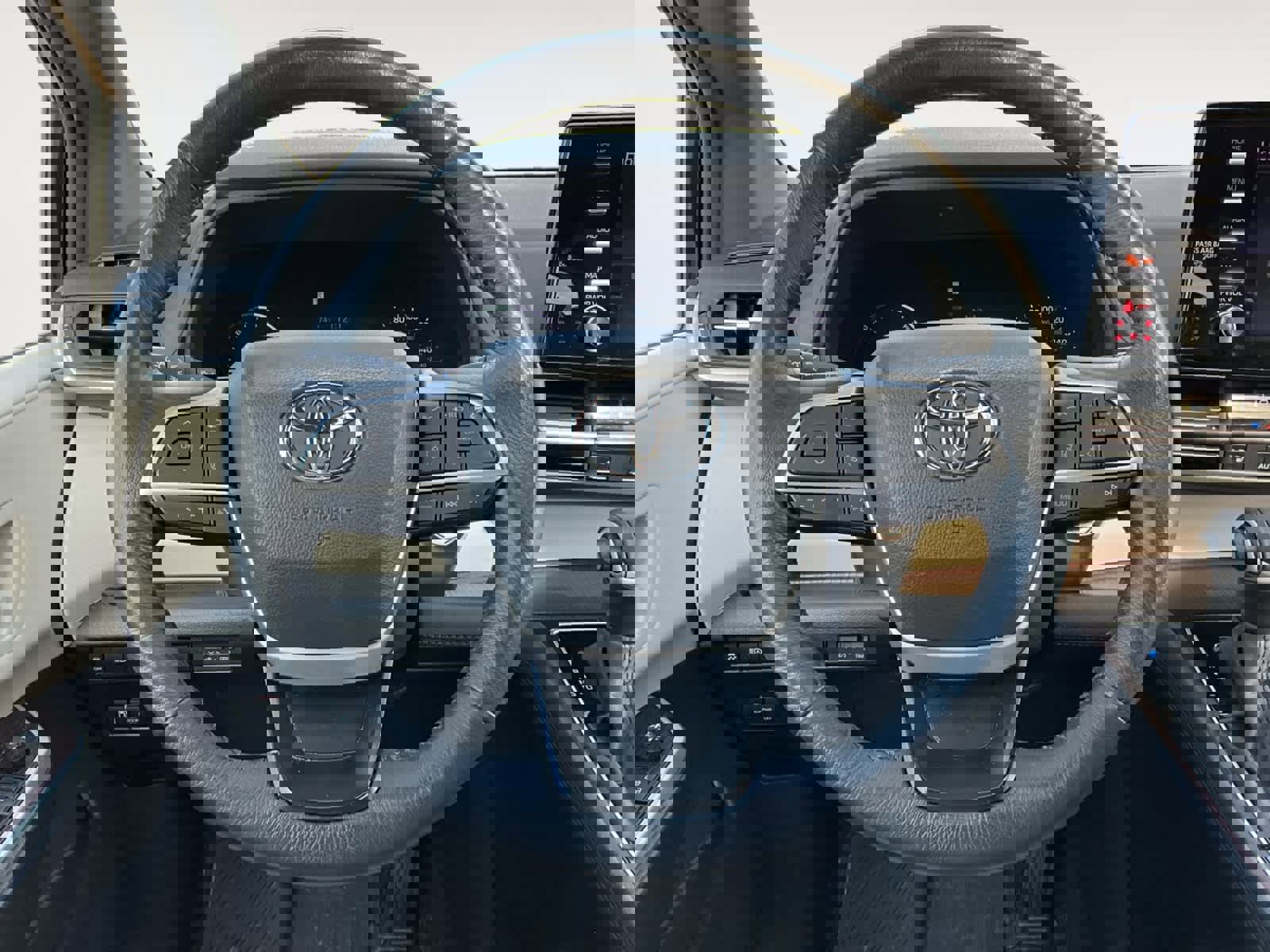 Used 2024 Toyota Sienna XLE image 17