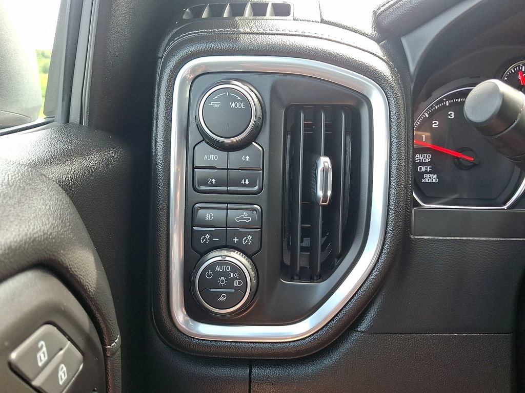 Used 2021 Chevrolet Silverado 1500 LTZ AWD/4WD image 23