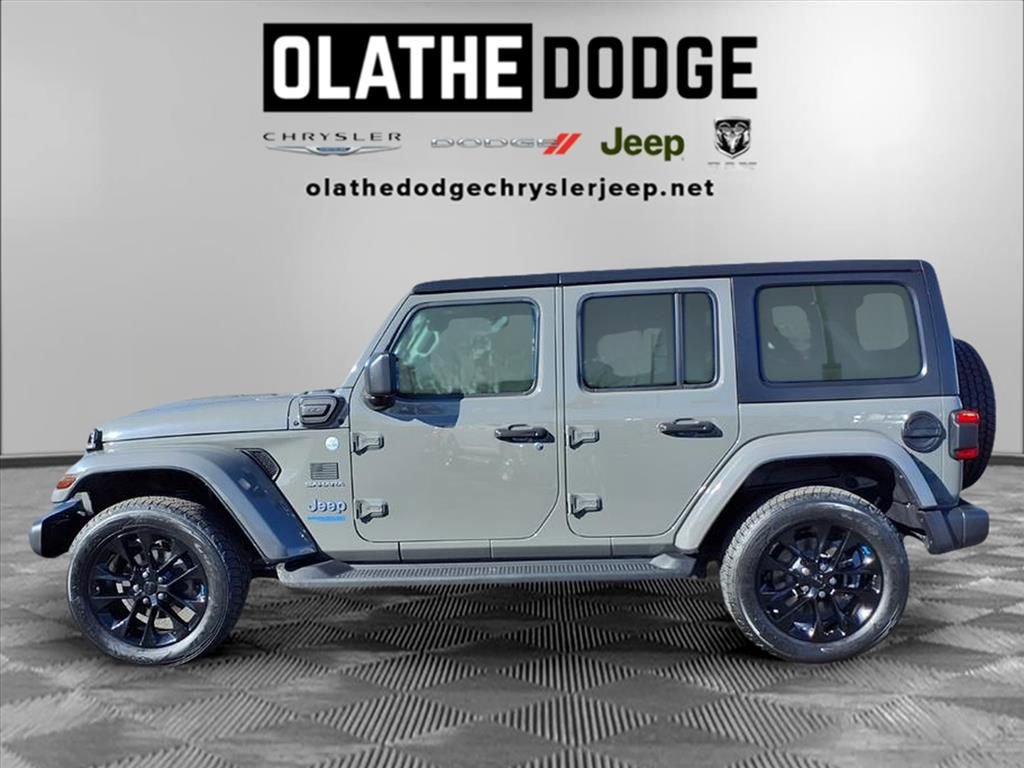 Used 2022 Jeep Wrangler Unlimited Sahara image 18