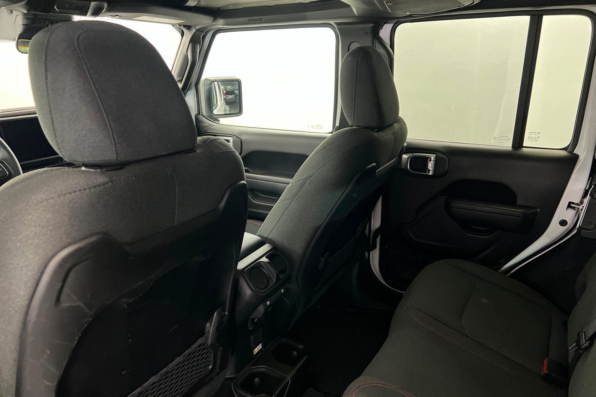 Used 2025 Jeep Wrangler Unlimited Rubicon image 19