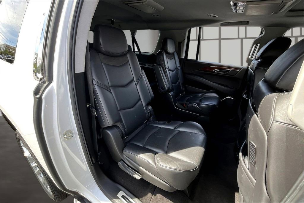 Used 2020 Cadillac Escalade ESV Premium Luxury image 27