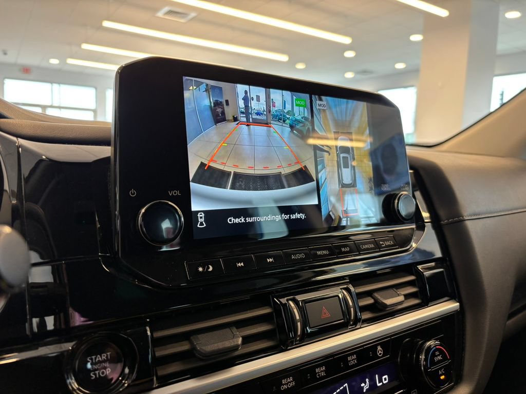 Certified 2025 Nissan Pathfinder SL AWD/4WD image 21