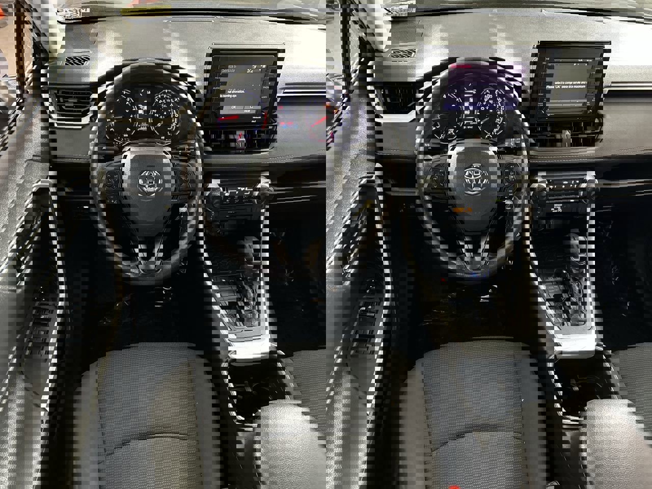 Used 2022 Toyota RAV4 LE image 22