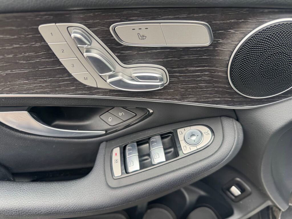 Certified 2022 Mercedes-Benz GLC 300 GLC 300 image 11