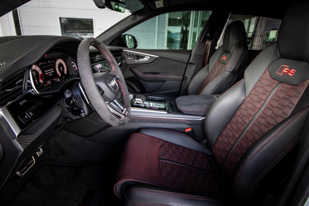 Used 2025 Audi RS Q8 performance image 31