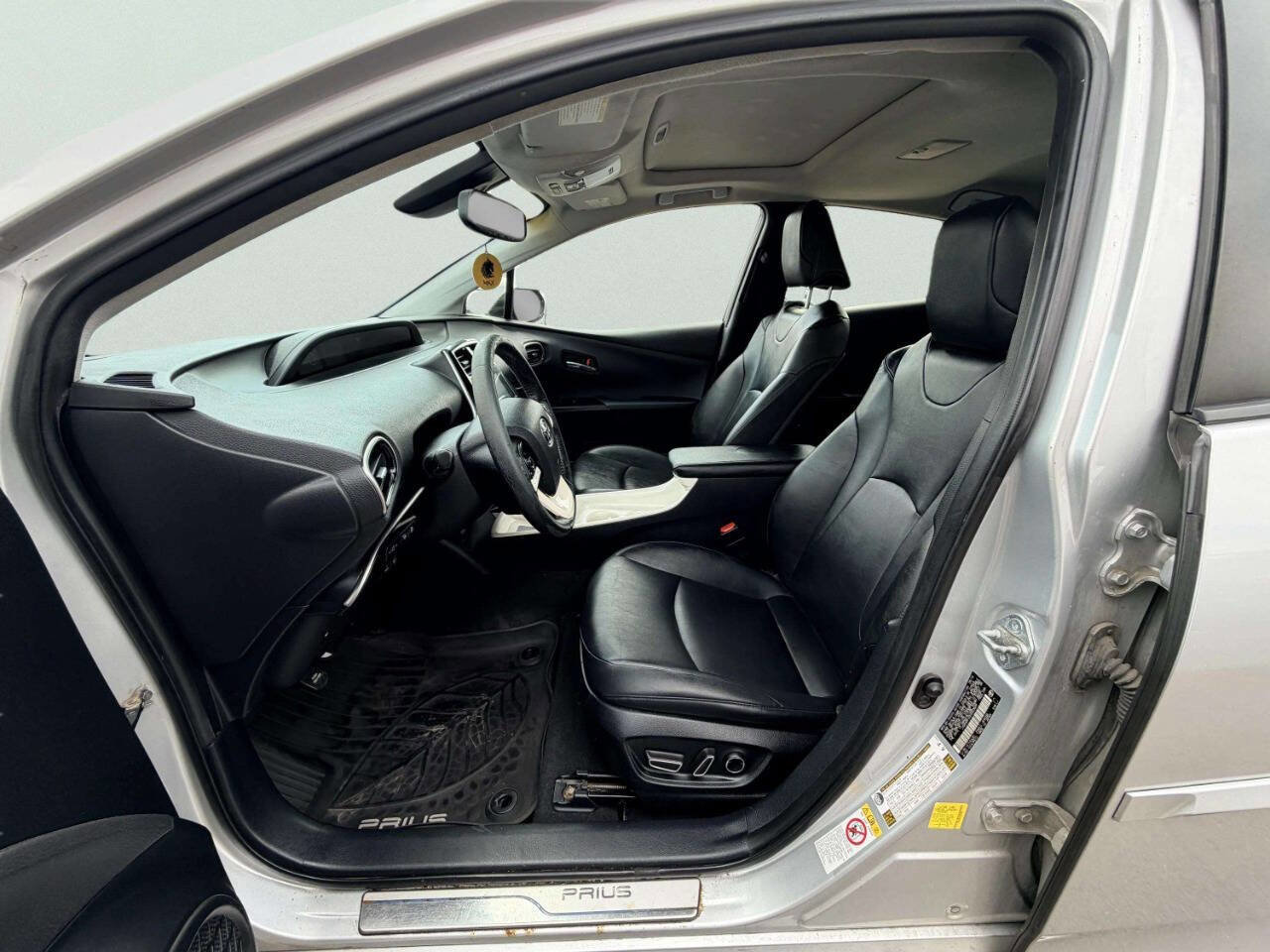 Used 2016 Toyota Prius Four w/ Advanced Technology Package image 13