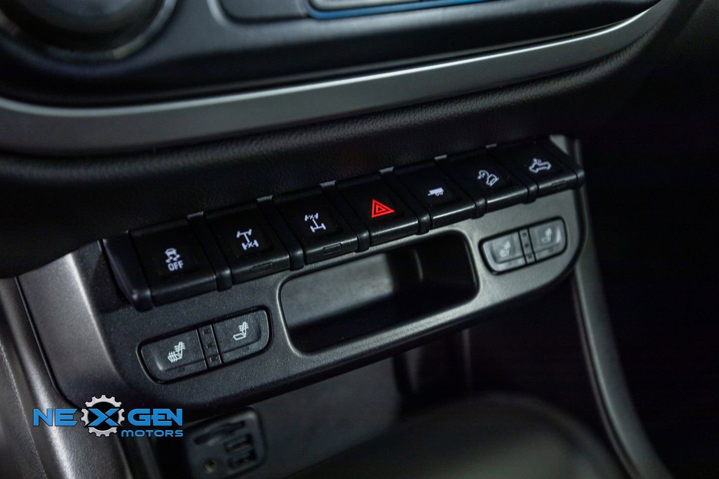 Used 2020 Chevrolet Colorado ZR2 w/ ZR2 Midnight Special Edition image 23