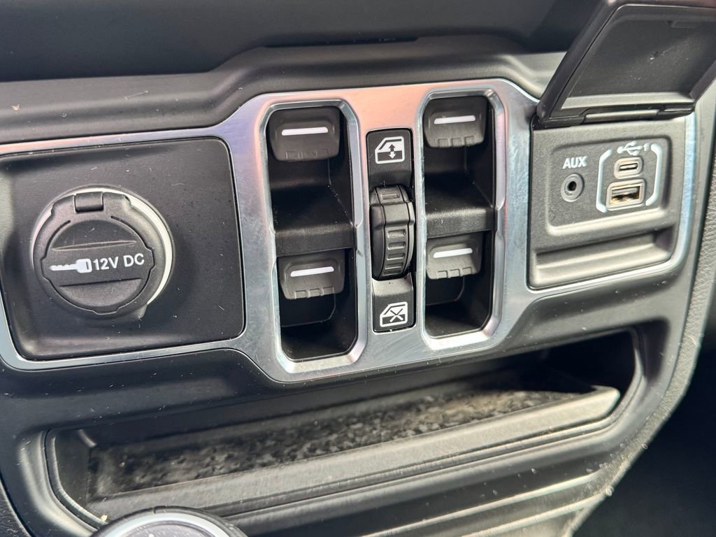 Used 2023 Jeep Wrangler Unlimited Sahara w/ Cold Weather Group image 26