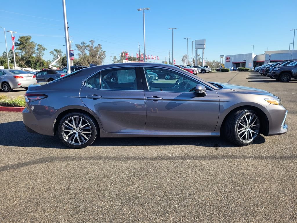 Used 2024 Toyota Camry XLE w/ Navigation Package FWD image 3
