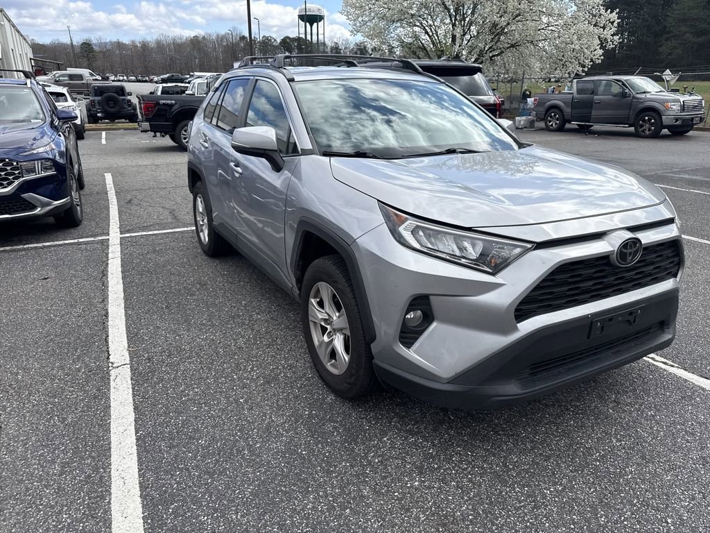 Used 2020 Toyota RAV4 XLE video 2