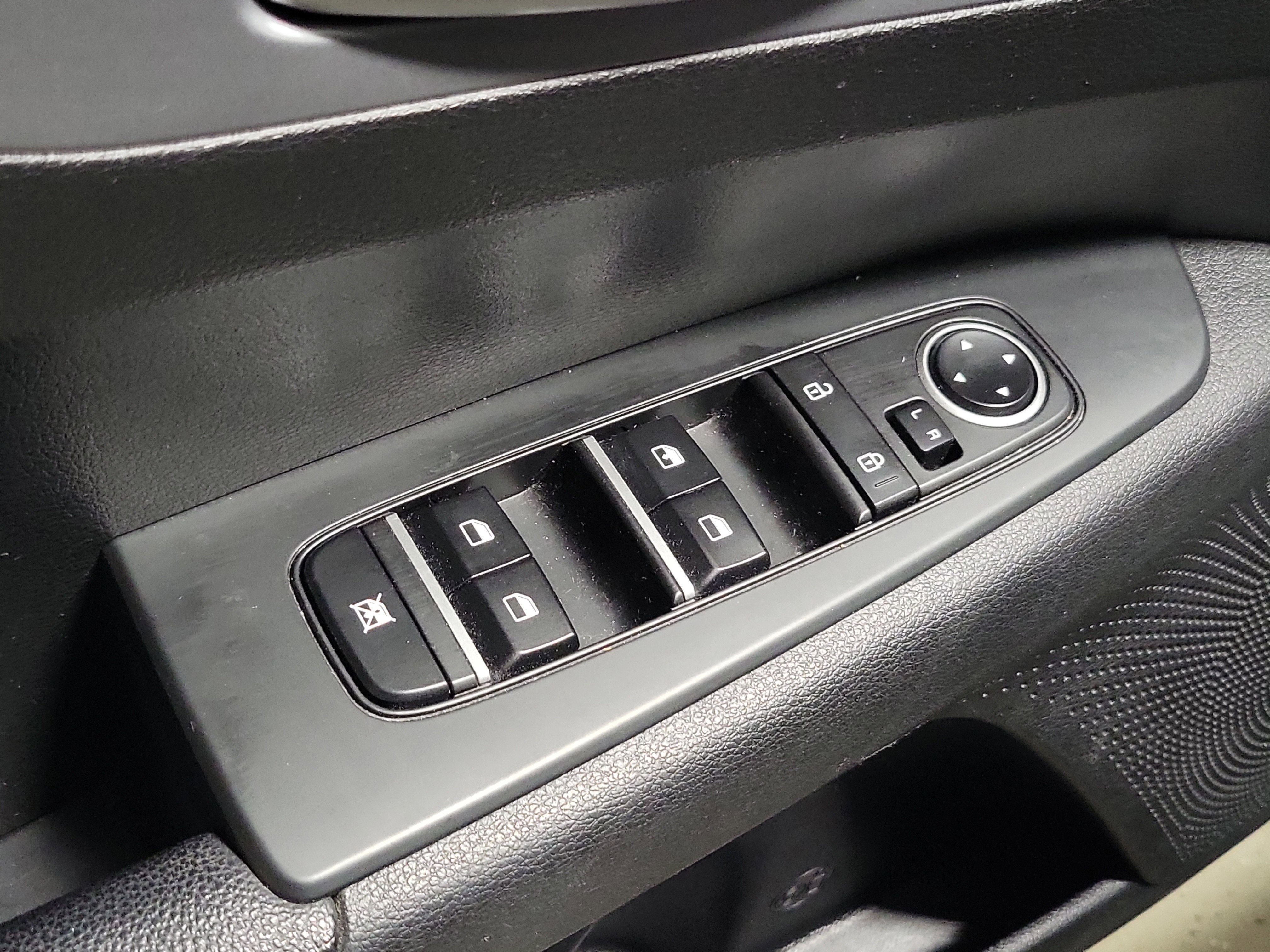 Used 2023 Kia Forte LXS image 16