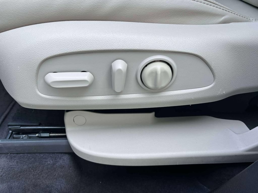 Certified 2018 Buick Enclave Premium w/ Experience Buick Package FWD image 30