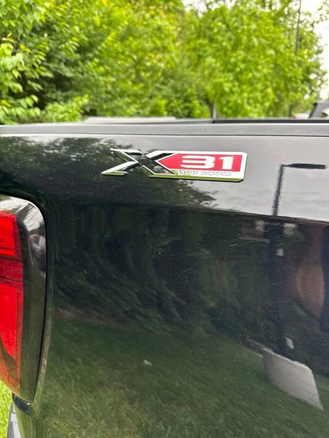 Used 2024 GMC Sierra 1500 Elevation w/ Elevation Premium Package AWD/4WD image 18
