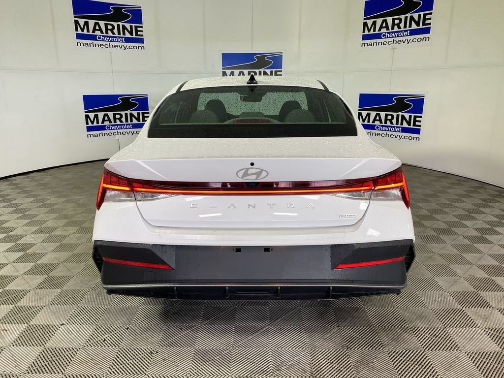 Used 2024 Hyundai Elantra Blue FWD image 17