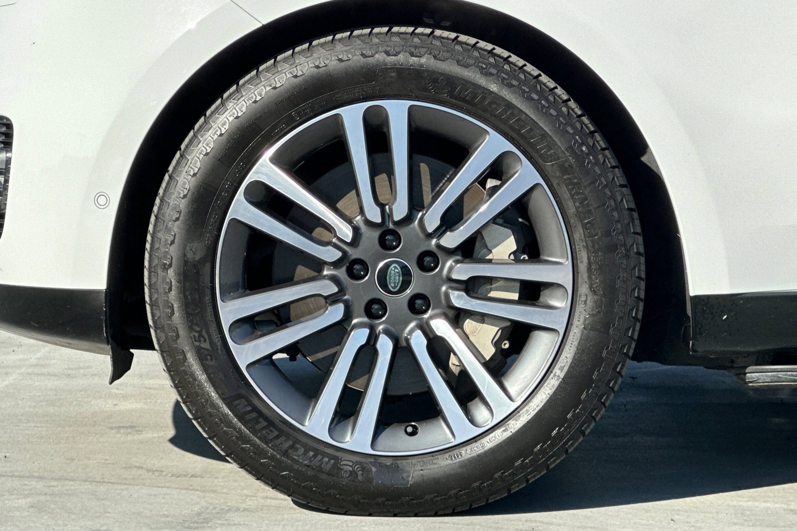 Used 2023 Land Rover Range Rover SE image 13