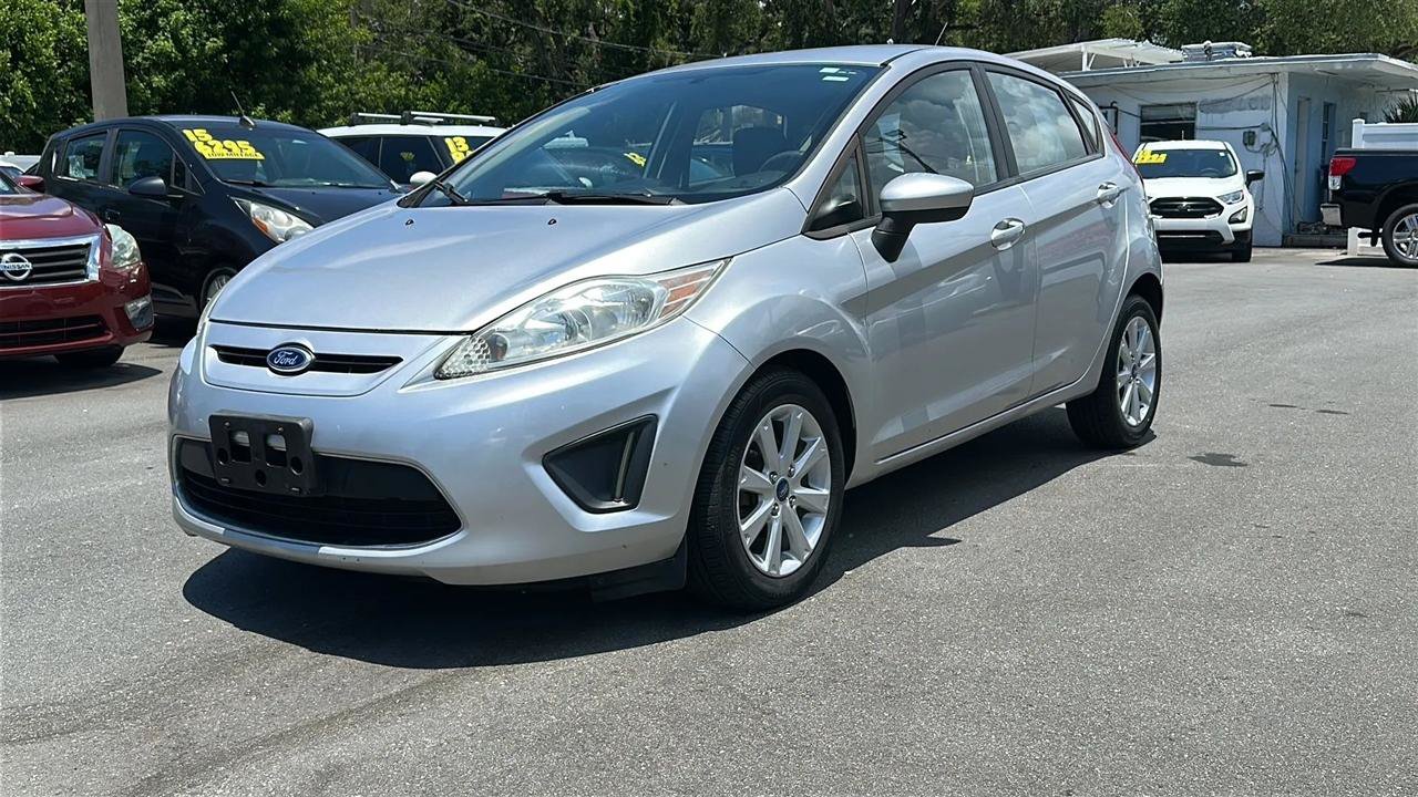 Used 2012 Ford Fiesta SE FWD image 2