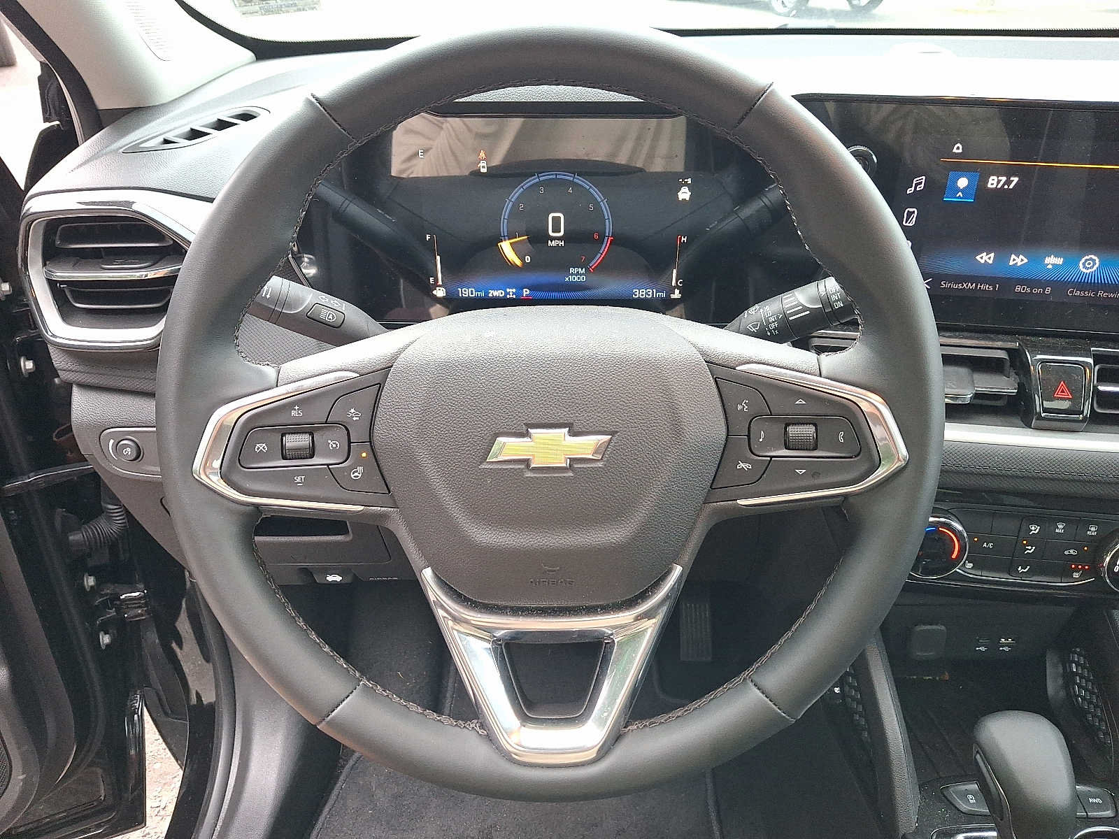 Used 2026 Chevrolet TrailBlazer LT w/ LT Cold Weather Package AWD/4WD image 20