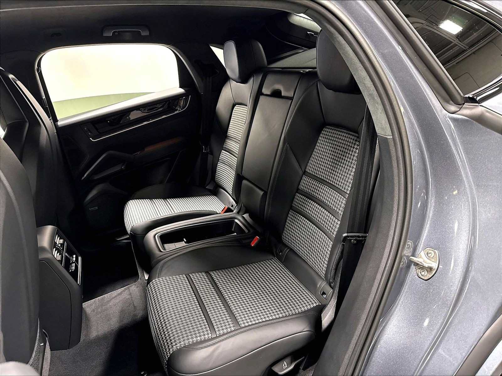 New 2026 Porsche Cayenne S AWD/4WD image 25
