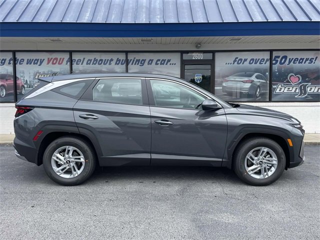 New 2025 Hyundai Tucson SE