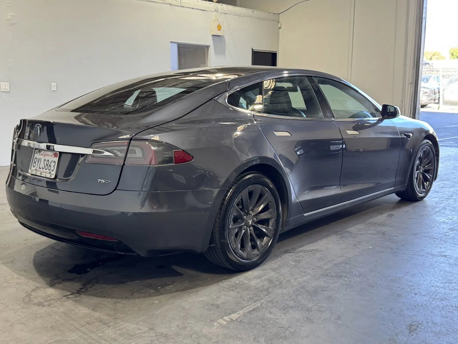 Used 2018 Tesla Model S 75D image 4