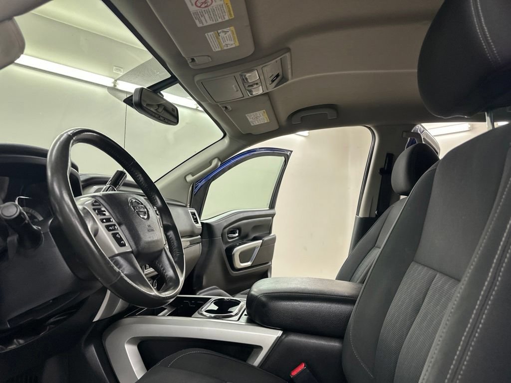 Used 2017 Nissan Titan SV RWD image 39