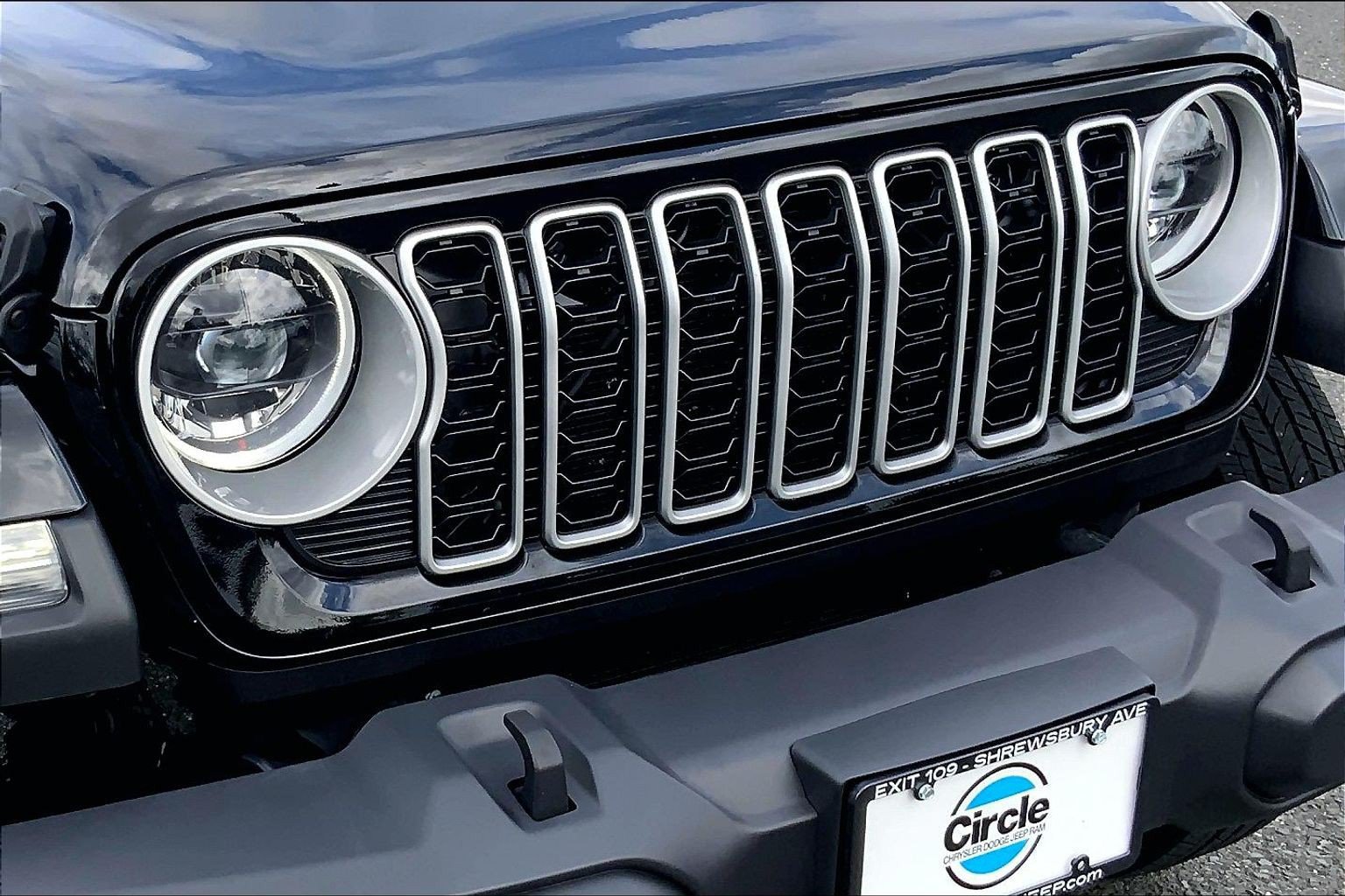 Certified 2025 Jeep Wrangler Unlimited Sahara w/ Safety Group AWD/4WD image 29