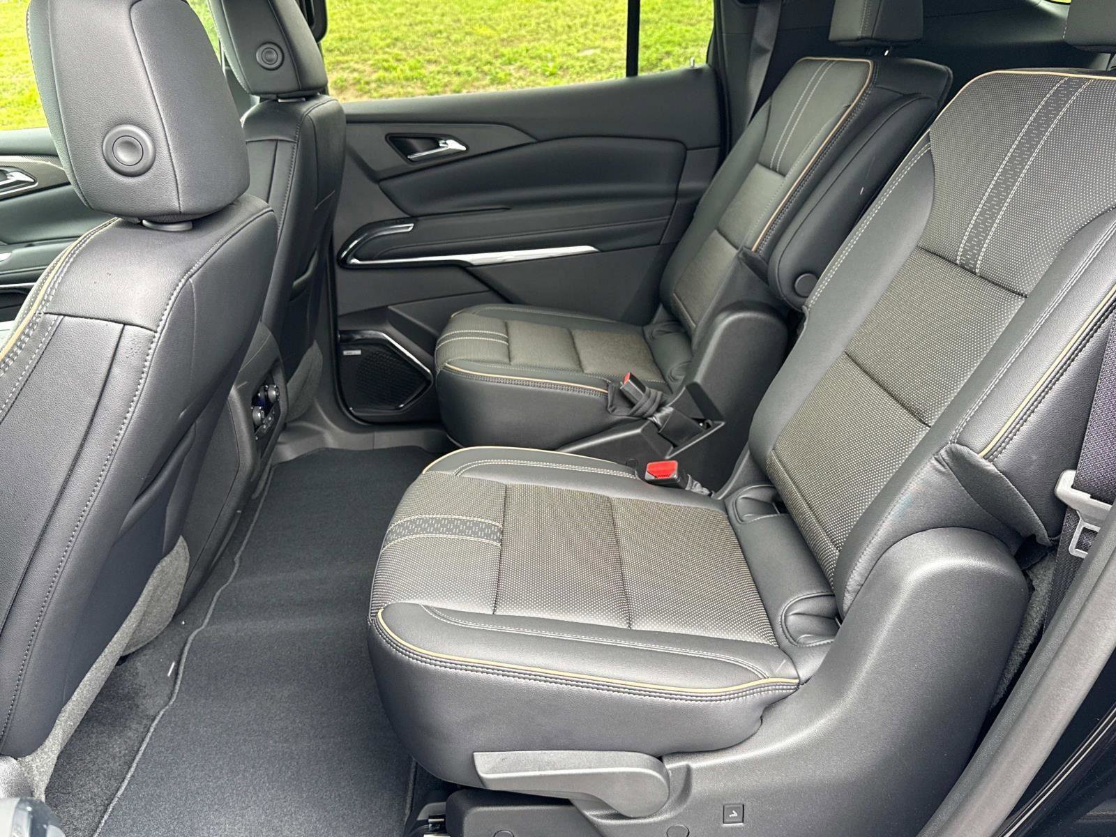 New 2025 Chevrolet Traverse High Country w/ LPO, Floor Liner Package image 11