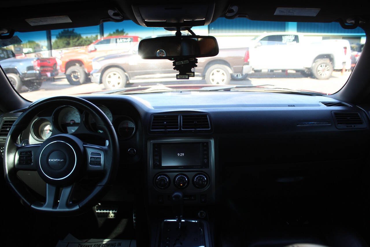 Used 2014 Dodge Challenger SXT RWD image 14