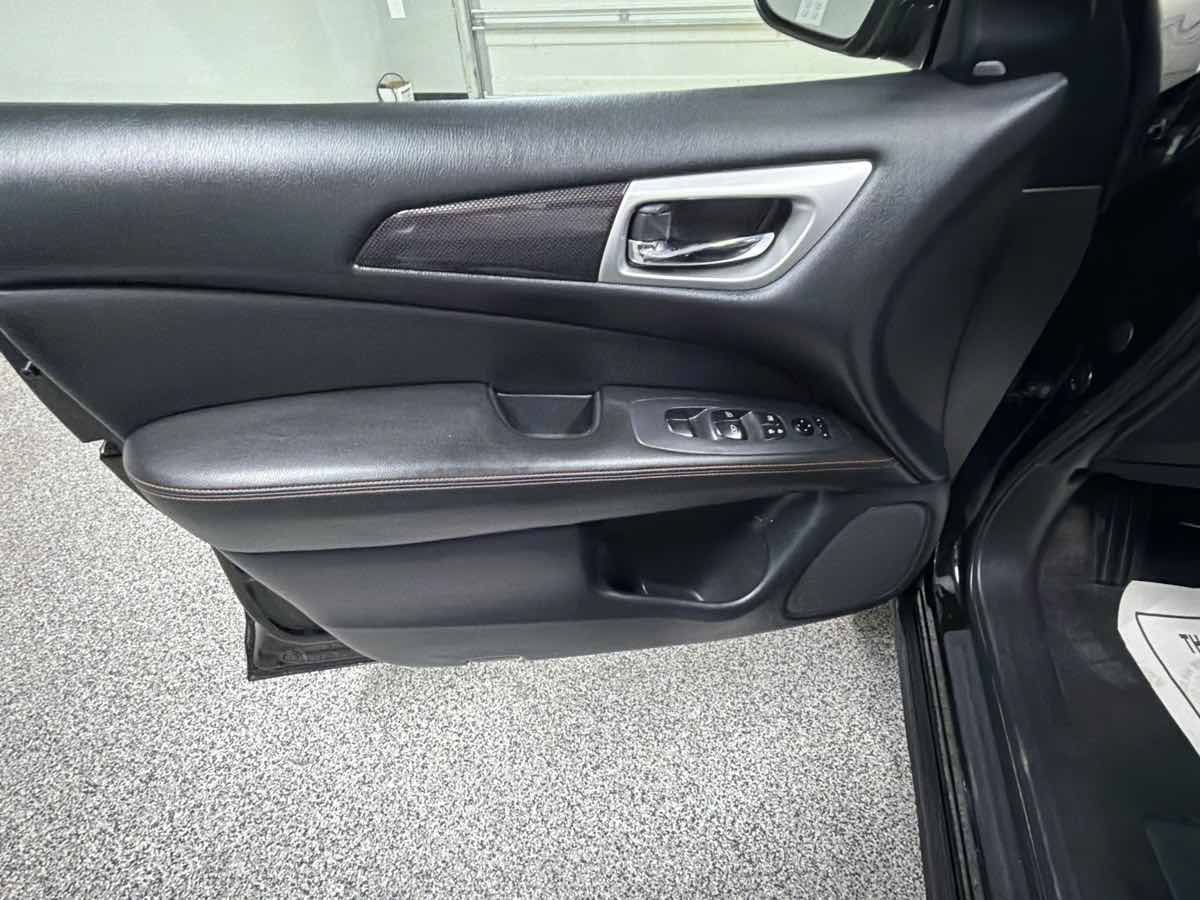 Used 2019 Nissan Pathfinder SV w/ Rock Creek Edition FWD image 13