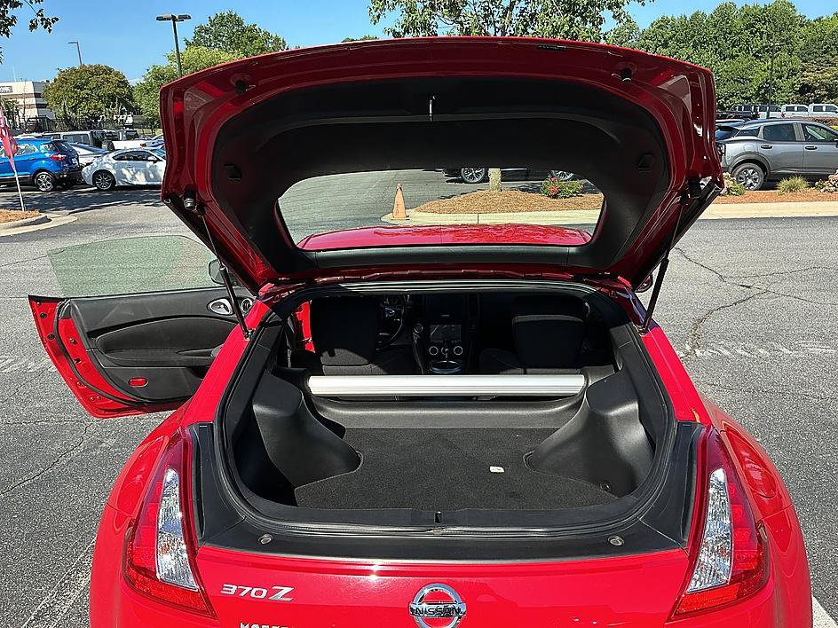 Used 2016 Nissan 370Z Coupe RWD image 19