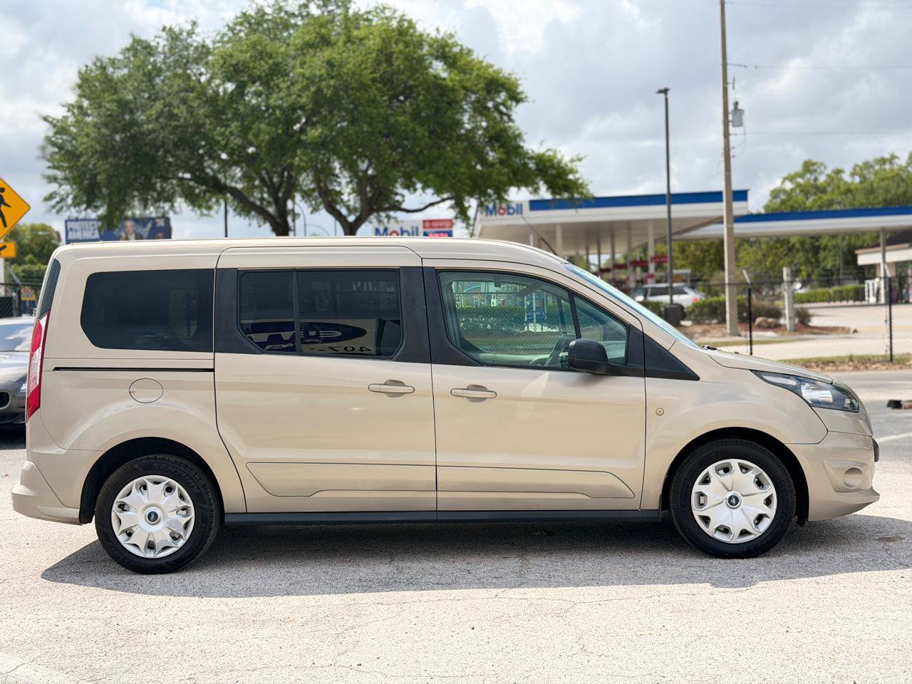 Used 2014 Ford Transit Connect XLT image 6