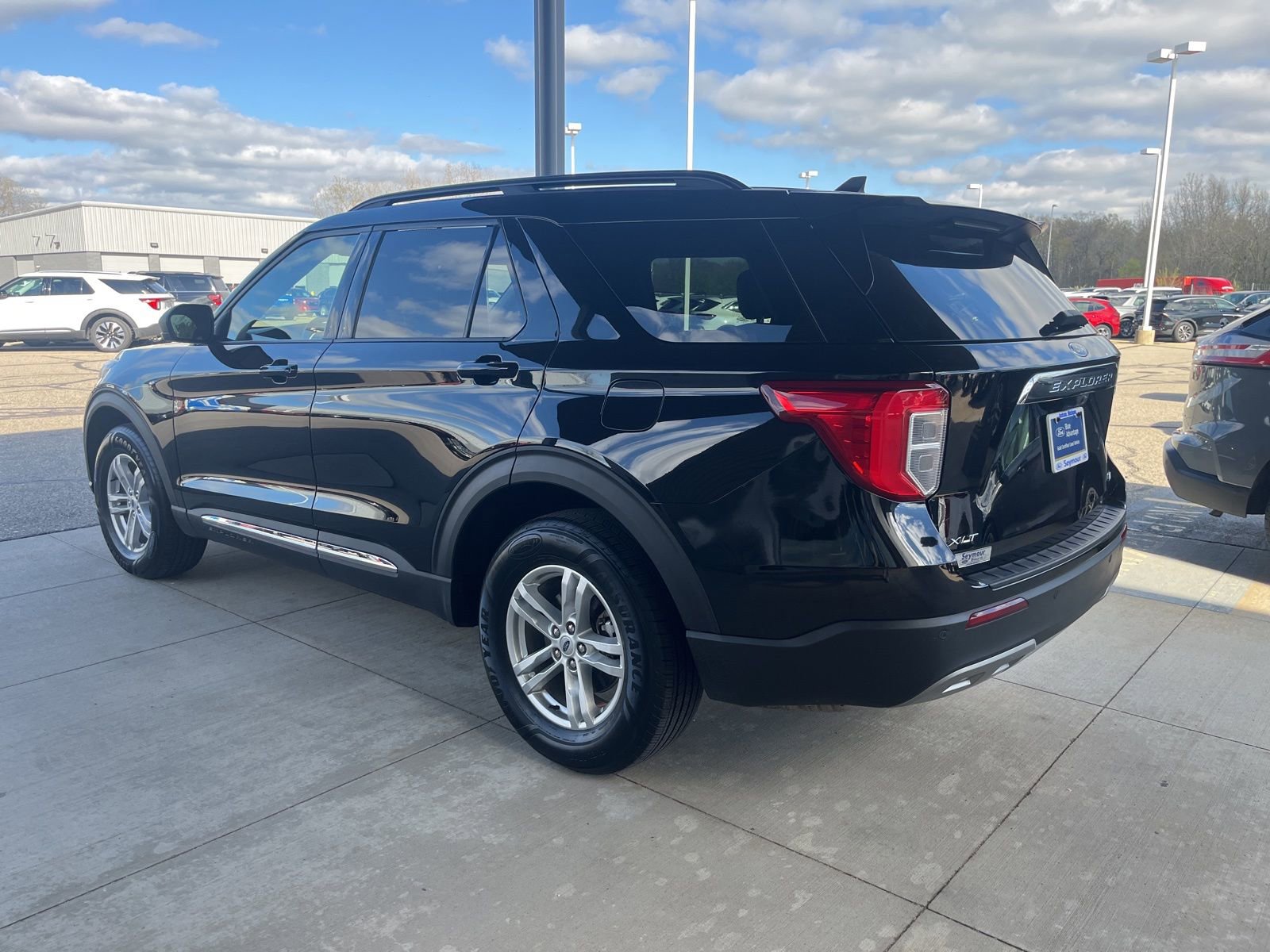 Certified 2023 Ford Explorer XLT w/ Equipment Group 202A AWD/4WD image 4