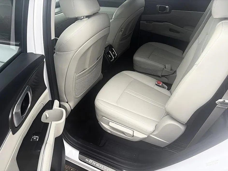 Used 2023 Kia Sorento SX FWD image 30