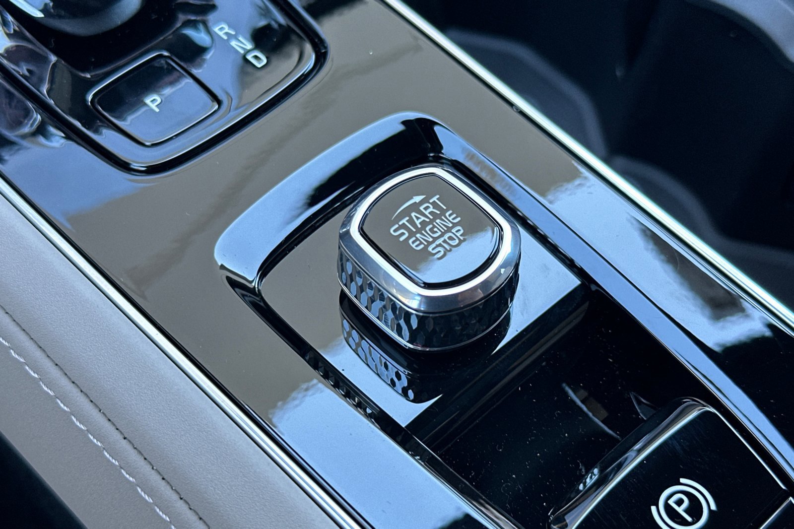 New 2026 Volvo XC90 T8 Plus image 21