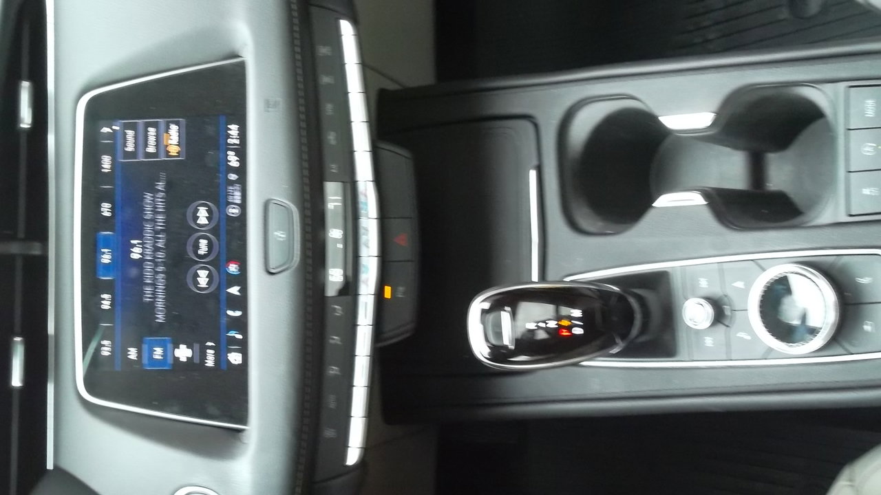 Used 2021 Cadillac XT4 Premium Luxury image 13