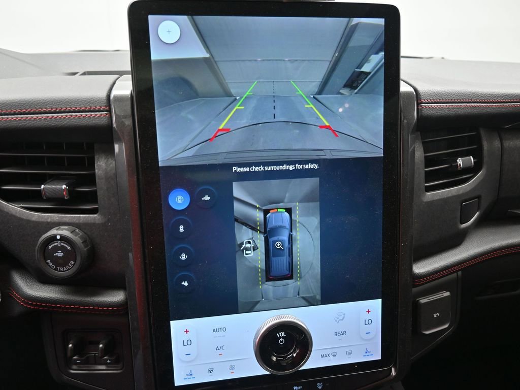 Used 2024 Ford Expedition Limited image 4