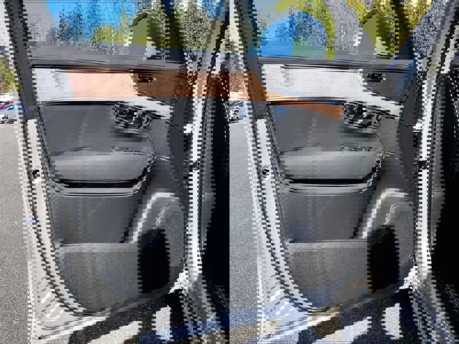 Used 2025 Volvo XC90 B6 Plus image 9