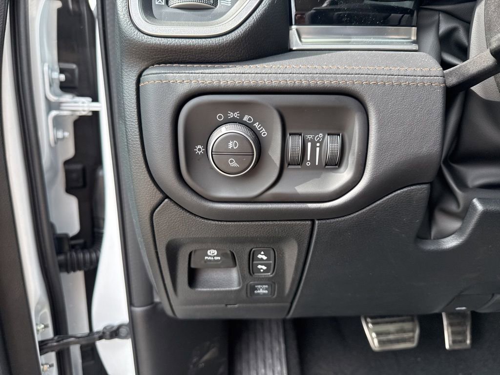 New 2026 RAM 1500 Tungsten AWD/4WD image 18