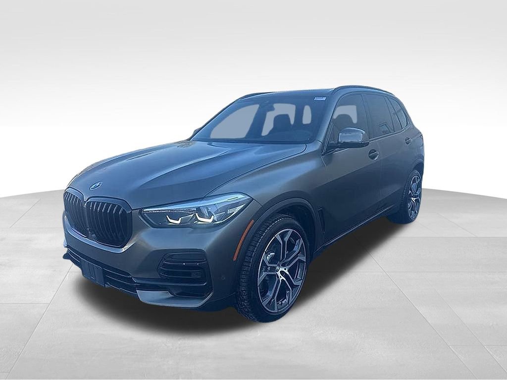 Used 2022 BMW X5 xDrive40i w/ Premium Package image 3