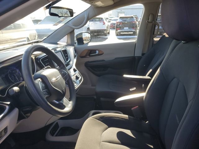 Used 2018 Chrysler Pacifica LX w/ Tire & Wheel Group image 16