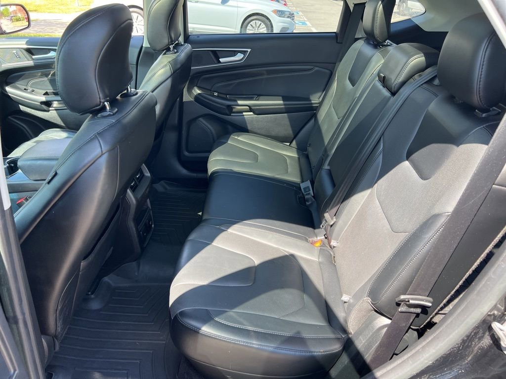 Used 2017 Ford Edge Titanium w/ Equipment Group 301A AWD/4WD image 26