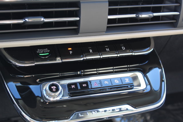 Certified 2026 Lincoln Corsair Premiere AWD/4WD image 25