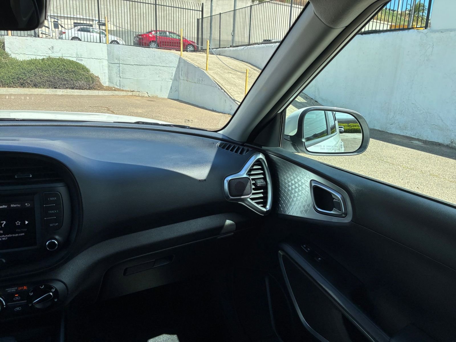 Used 2025 Kia Soul LX w/ LX Technology Package image 33