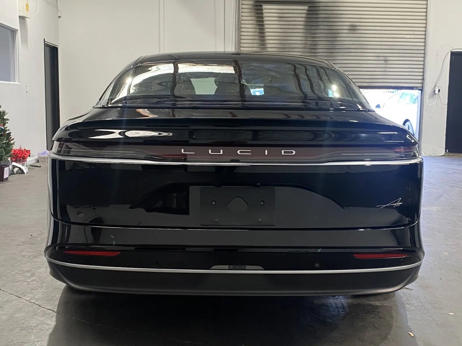 Used 2024 Lucid Air Pure image 3