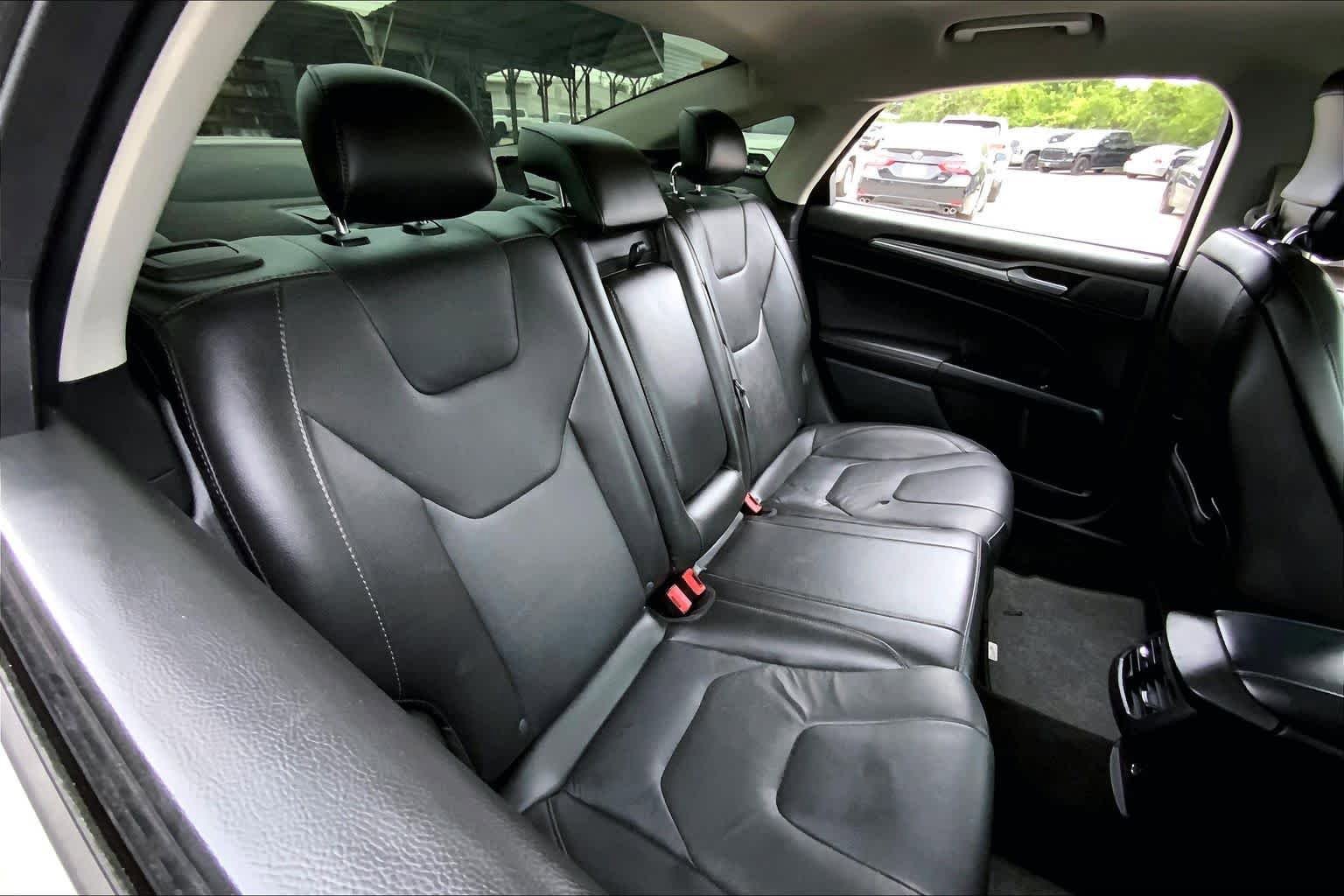 Used 2014 Ford Fusion Titanium FWD image 19