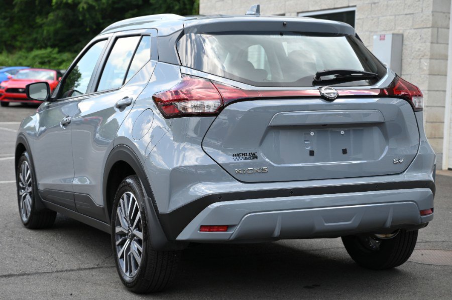 Used 2024 Nissan Kicks SV image 4