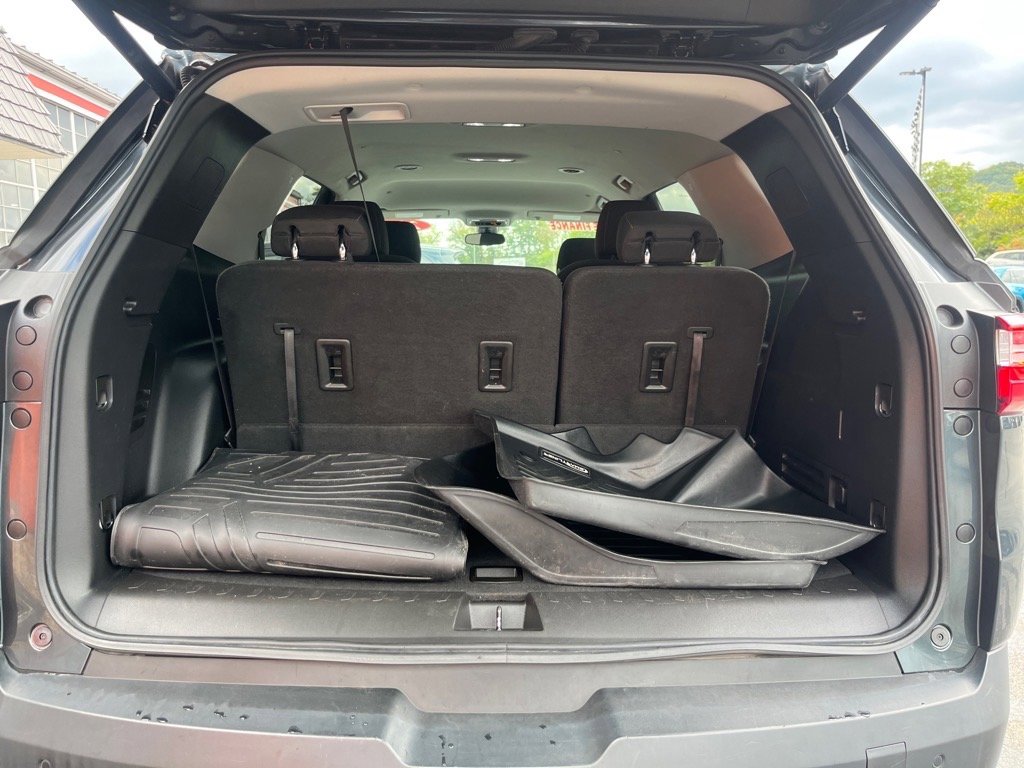 Used 2021 Chevrolet Traverse LT image 12