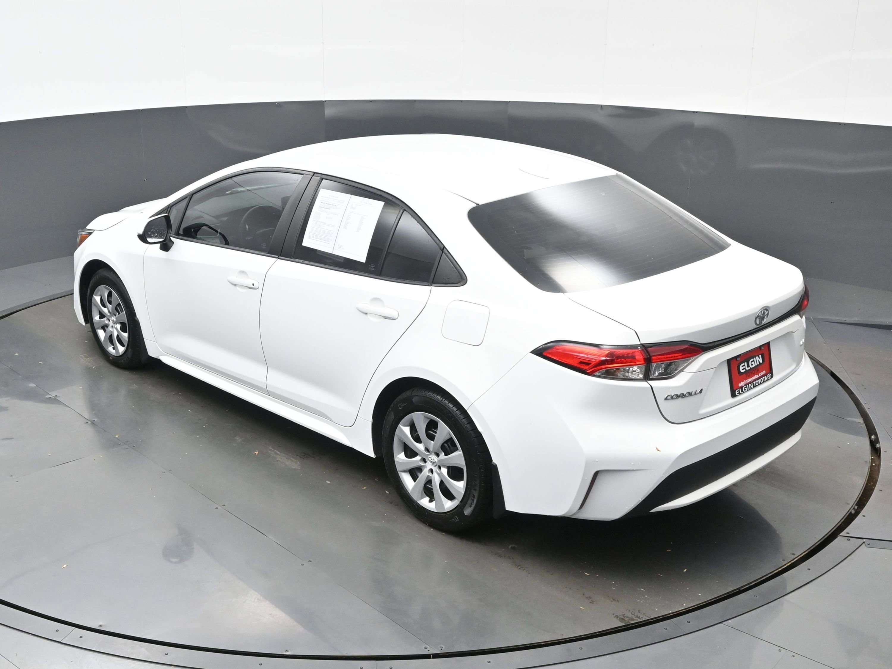 Used 2022 Toyota Corolla LE image 35
